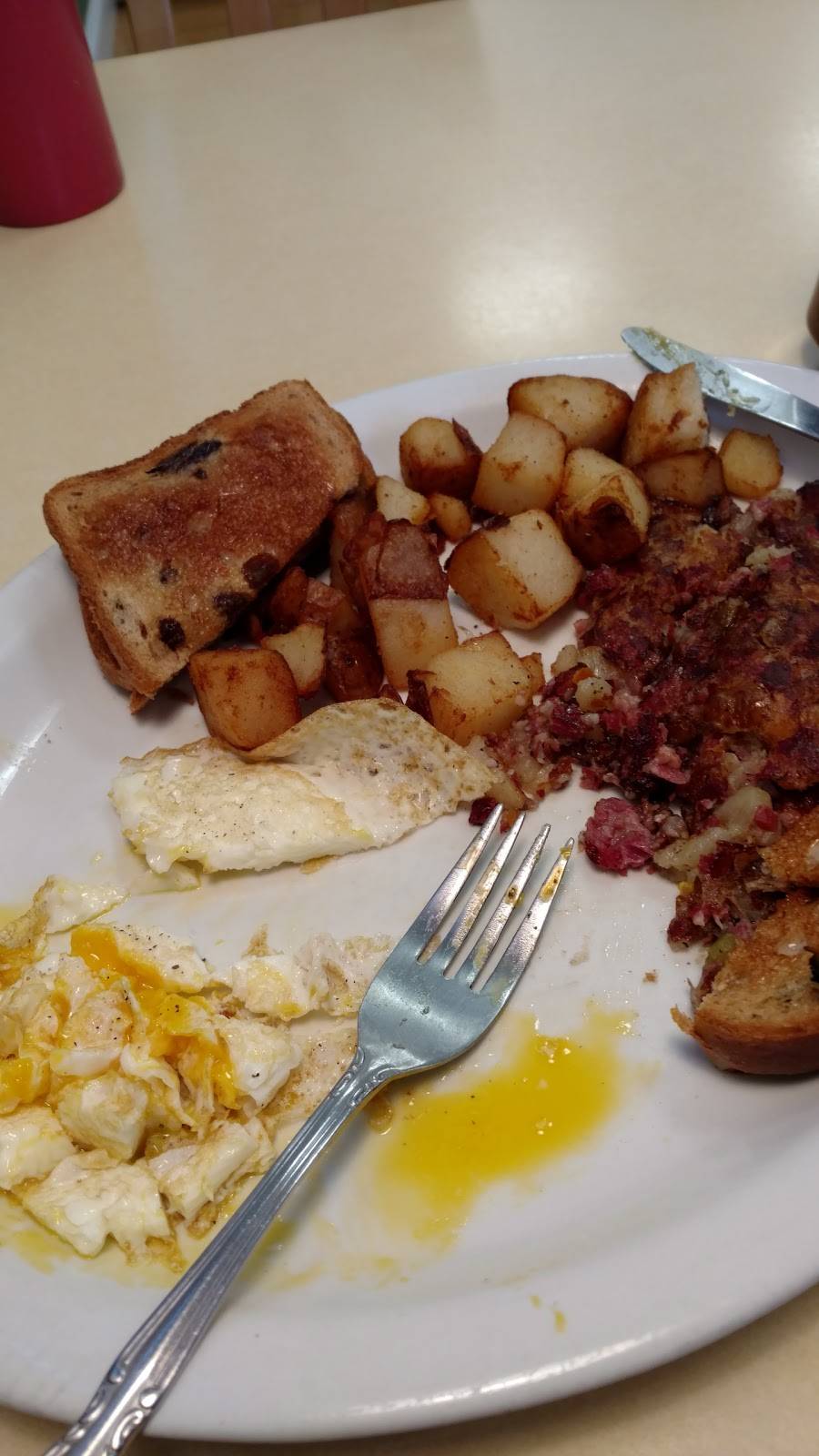 The Looking Glass Café | restaurant | 56 South St, Wrentham, MA 02093, USA | 5083842820 OR +1 508-384-2820