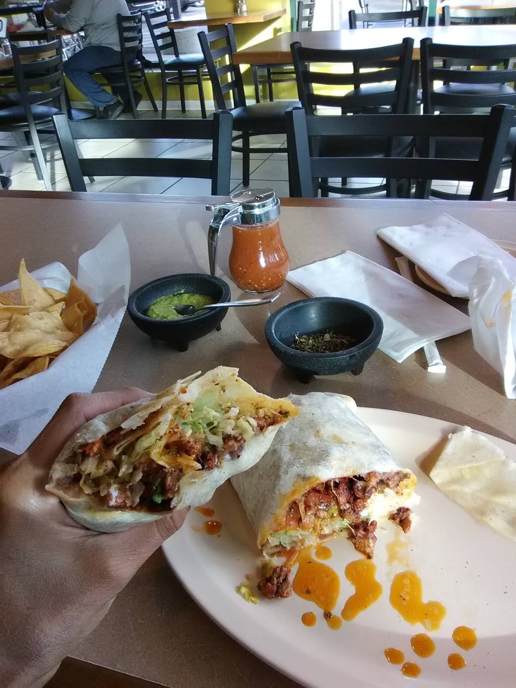 La Cocina Jalisciense | restaurant | 3224 95th St, Evergreen Park, IL 60805, USA | 7084241111 OR +1 708-424-1111