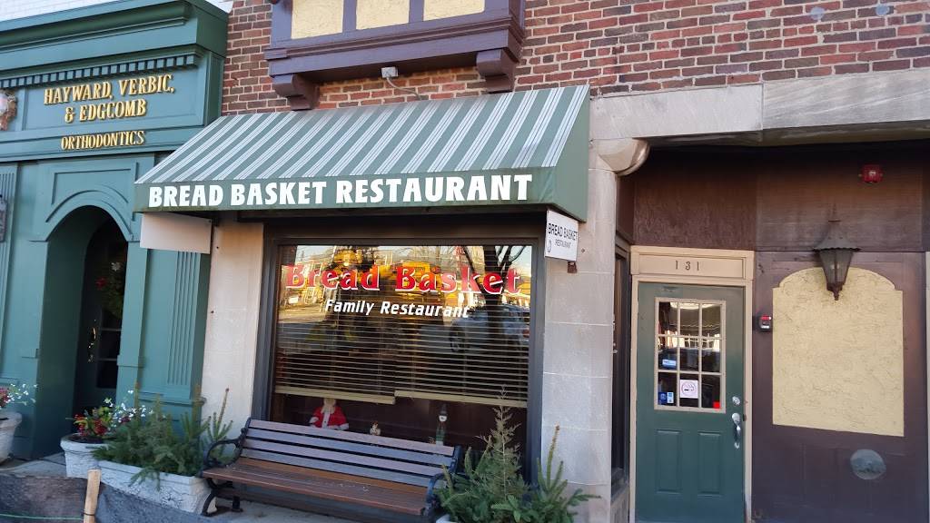 Bread Basket Restaurant | restaurant | 131 Park Ave, Barrington, IL 60010, USA | 8473823099 OR +1 847-382-3099