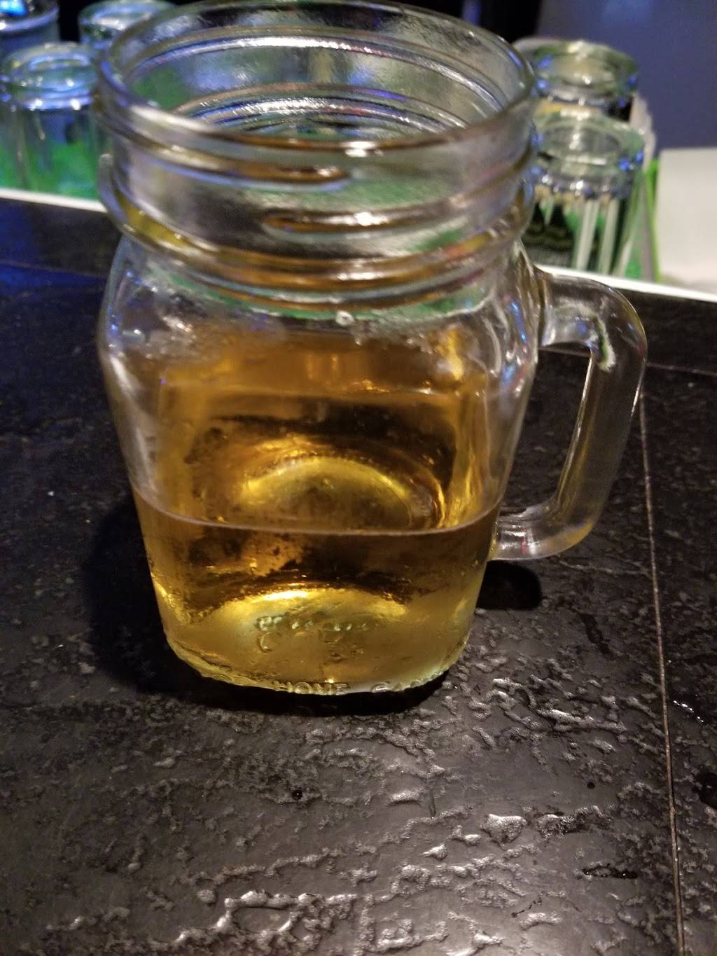 Kendrews Lounge | restaurant | 2590 Brodhead Rd, Aliquippa, PA 15001, USA | 7243755959 OR +1 724-375-5959