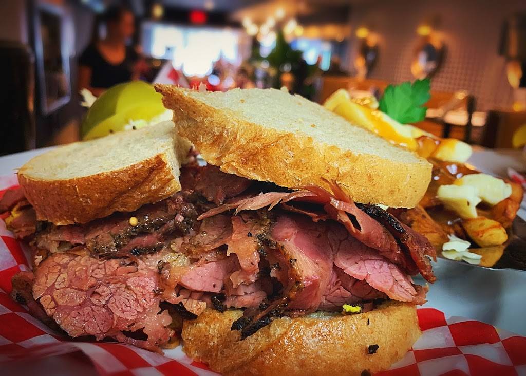 Le Grill Express | restaurant | 2221 Boulevard des Récollets, Trois-Rivières, QC G8Z 3X6, Canada | 8193723000 OR +1 819-372-3000