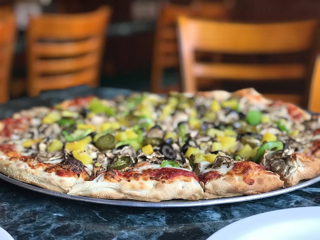 Two Guys Pizza Pies | restaurant | 18955 Ferretti Rd, Groveland, CA 95321, USA | 2099624897 OR +1 209-962-4897