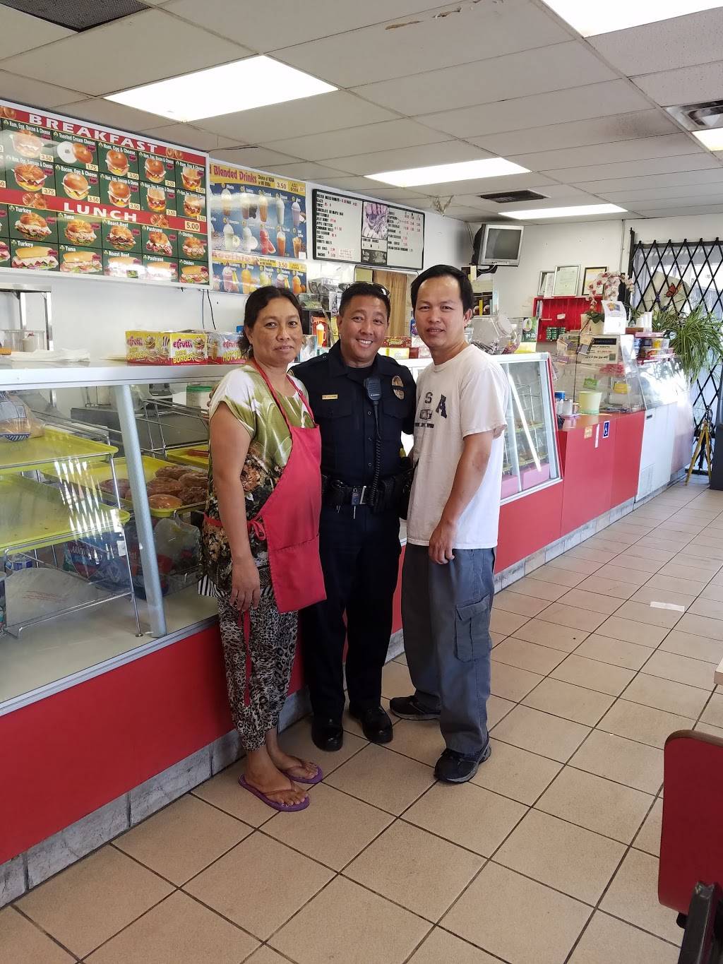 Dell Donut Ice Creame | meal takeaway | 1047 S Prairie Ave, Inglewood, CA 90301, USA | 3106771003 OR +1 310-677-1003