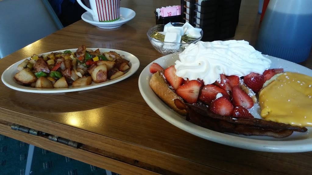 Moms Home Cooking | restaurant | 1201 N Dixie Fwy, New Smyrna Beach, FL 32168, USA | 3864235660 OR +1 386-423-5660