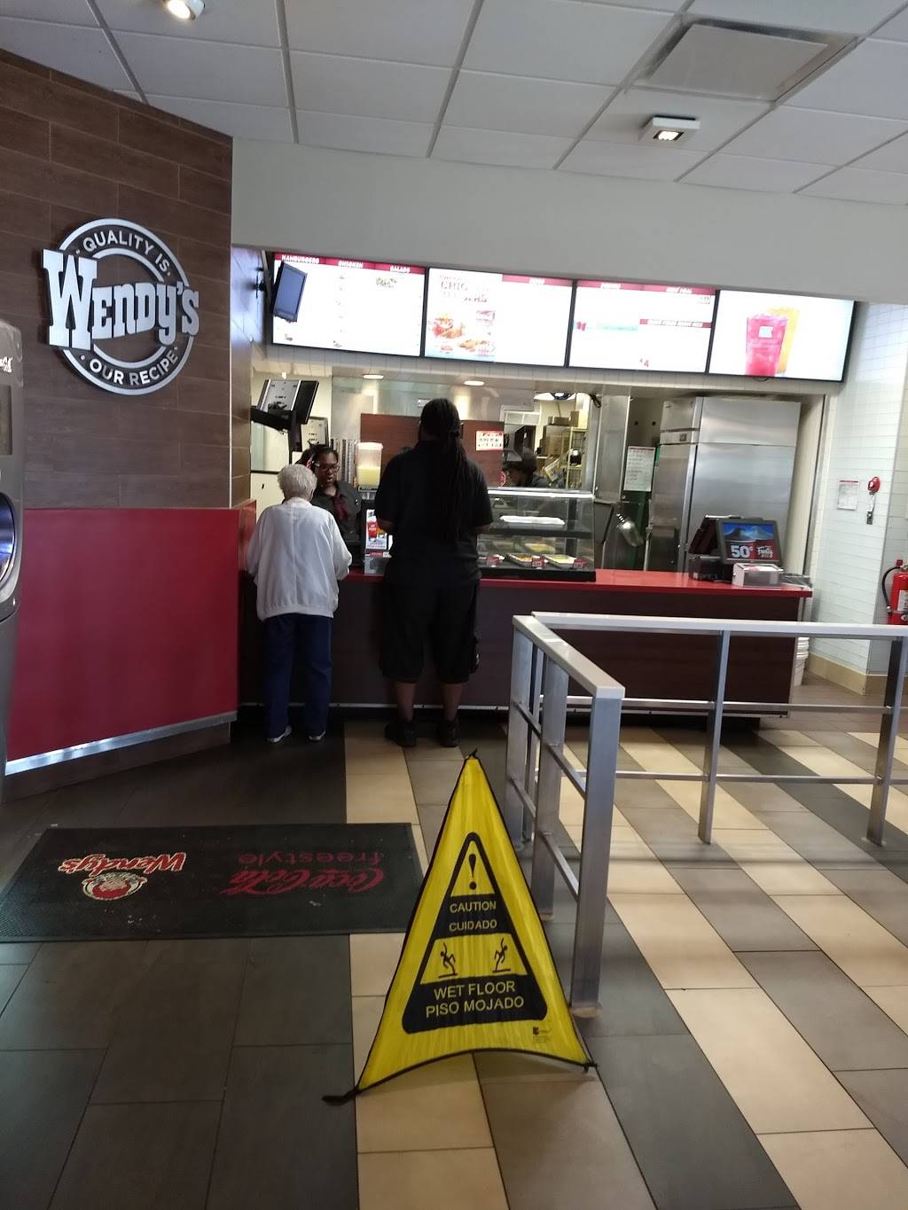 Wendys | restaurant | 1524 Sams Cir, Chesapeake, VA 23320, USA | 7575491423 OR +1 757-549-1423