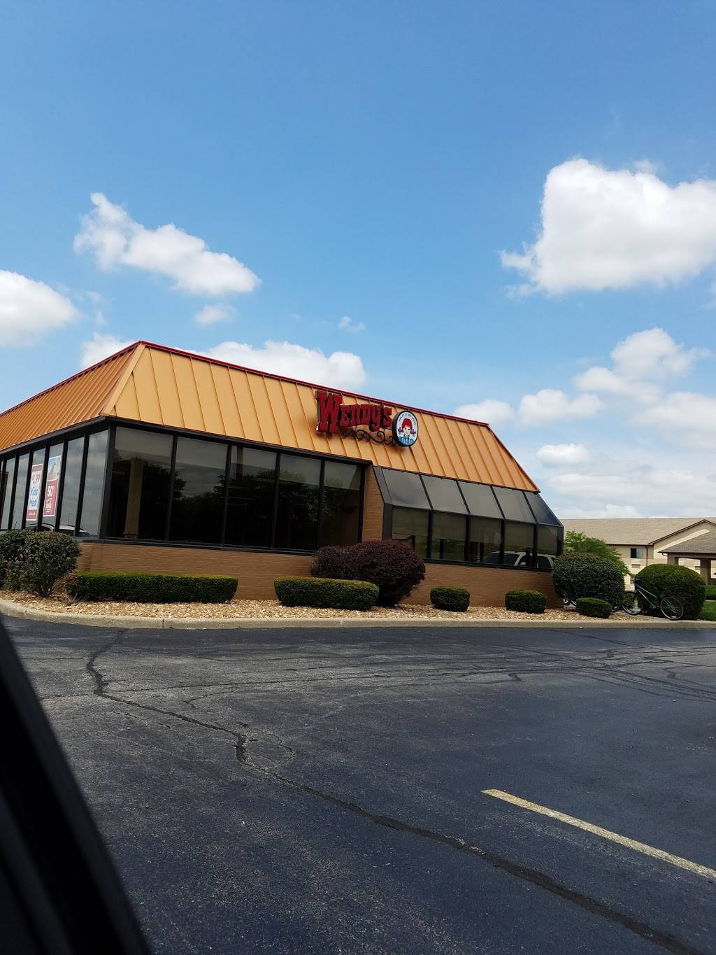 Wendys | restaurant | 129 N Frontage East Rd, Manteno, IL 60950, USA | 8154680739 OR +1 815-468-0739