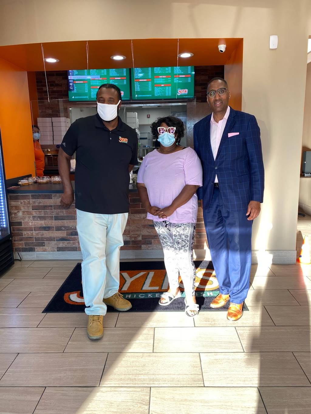 Sam Sylks Chicken And Fish | restaurant | 4259 Fulton Rd, Cleveland, OH 44144, USA | 2167168003 OR +1 216-716-8003