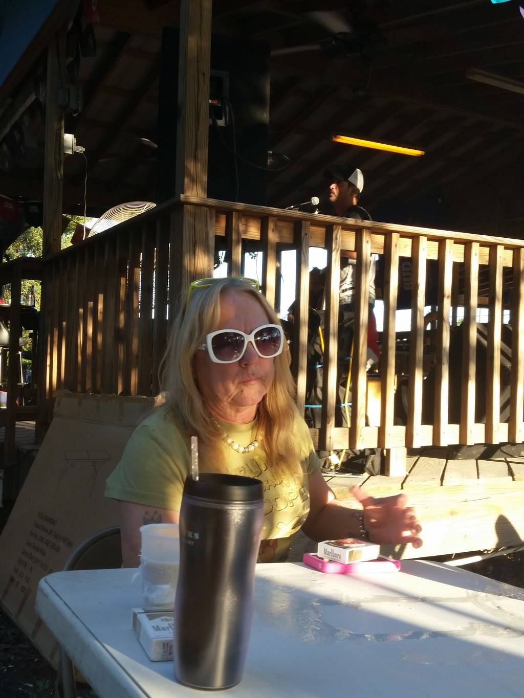 Outrigger Bar & Grill | restaurant | 709 Ingalls Ave #4935, Pascagoula, MS 39567, USA | 2284715829 OR +1 228-471-5829