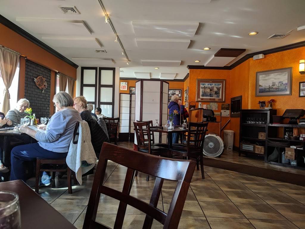 Franks Gourmet Grille | restaurant | 56 Whitehall Ave, Mystic, CT 06355, USA | 8604154666 OR +1 860-415-4666