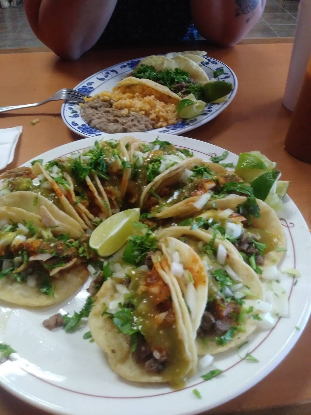 Los Cazadores Mexican Food | restaurant | 12229 Hesperia Rd, Victorville, CA 92395, USA | 4422554628 OR +1 442-255-4628