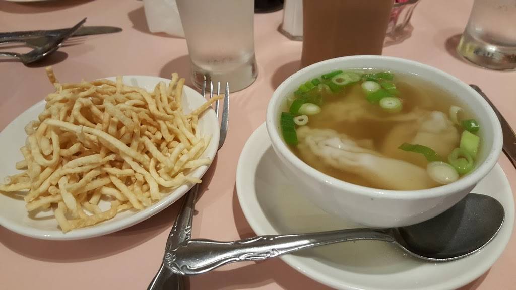 Golden Palace Restaurant | restaurant | 380 Lyndoch St, Corunna, ON N0N 1G0, Canada | 5198625111 OR +1 519-862-5111