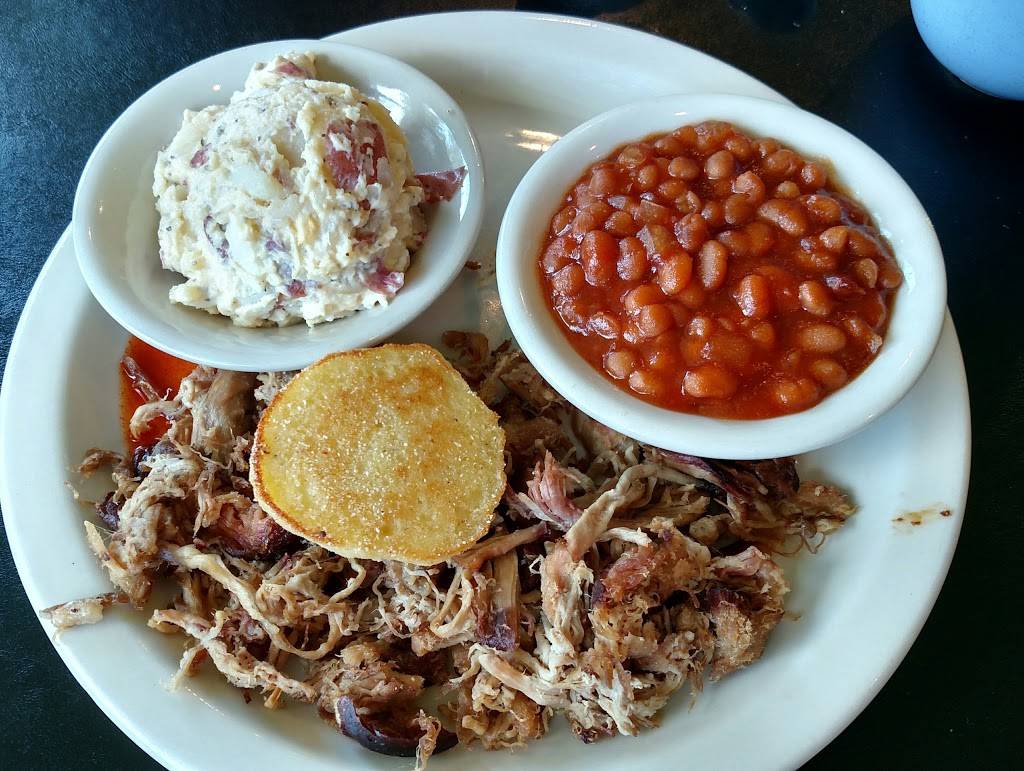 Tennessee Barbeque | restaurant | 407 E Main St, Livingston, TN 38570, USA | 9318238227 OR +1 931-823-8227