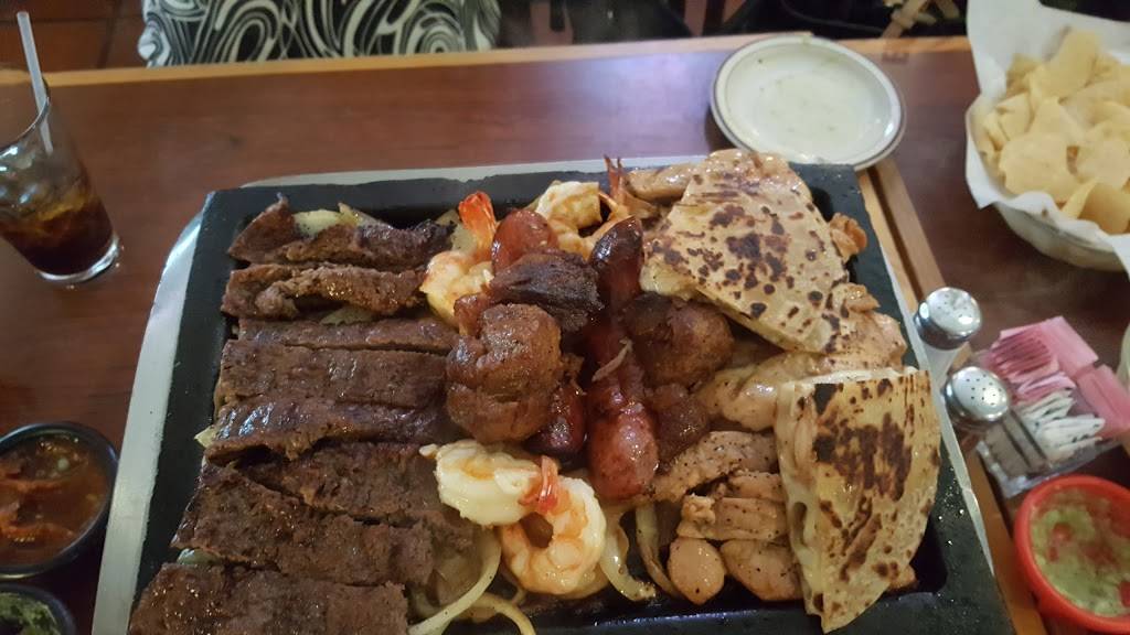 Los Cucos Mexican Restaurant | restaurant | 805 E Jackson St, El Campo, TX 77437, USA | 9795780612 OR +1 979-578-0612