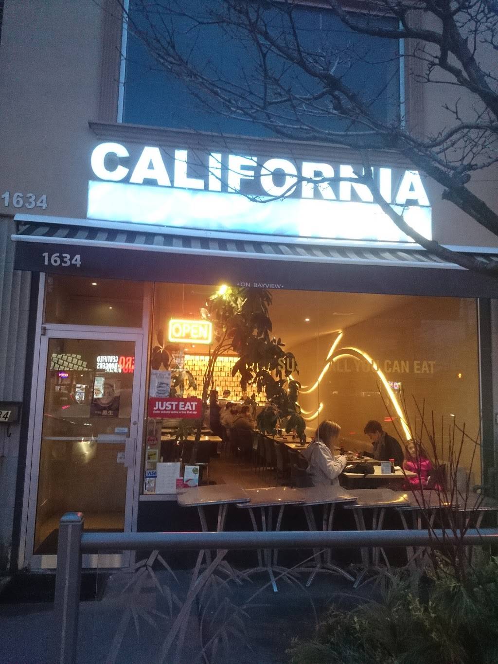 California Roll | meal delivery | 1634 Bayview Ave, Toronto, ON M4S 1T3, Canada | 4163226668 OR +1 416-322-6668