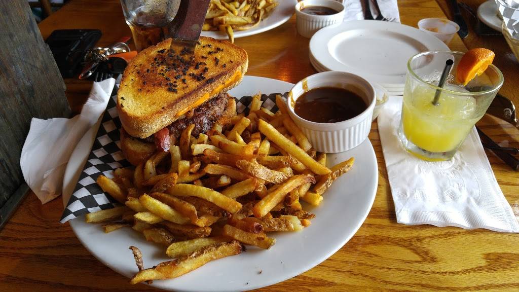 FireHall Food Fun and Friends | restaurant | 40 St Lawrence St W, Madoc, ON K0K 2K0, Canada | 5196542123 OR +1 519-654-2123