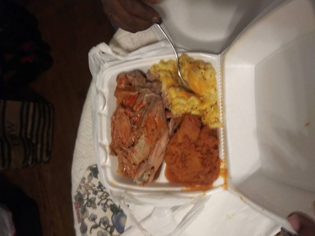 Wings Town | restaurant | 2340 E Monument St, Baltimore, MD 21205, USA | 4105580484 OR +1 410-558-0484