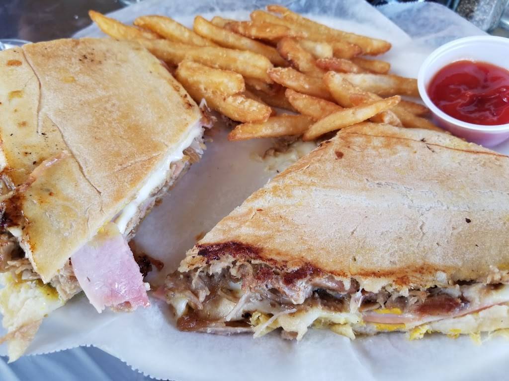 Copacabana Cuban Cafe | restaurant | 320 Dora Drawdy Way, Mt Dora, FL 32757, USA | 3523859000 OR +1 352-385-9000