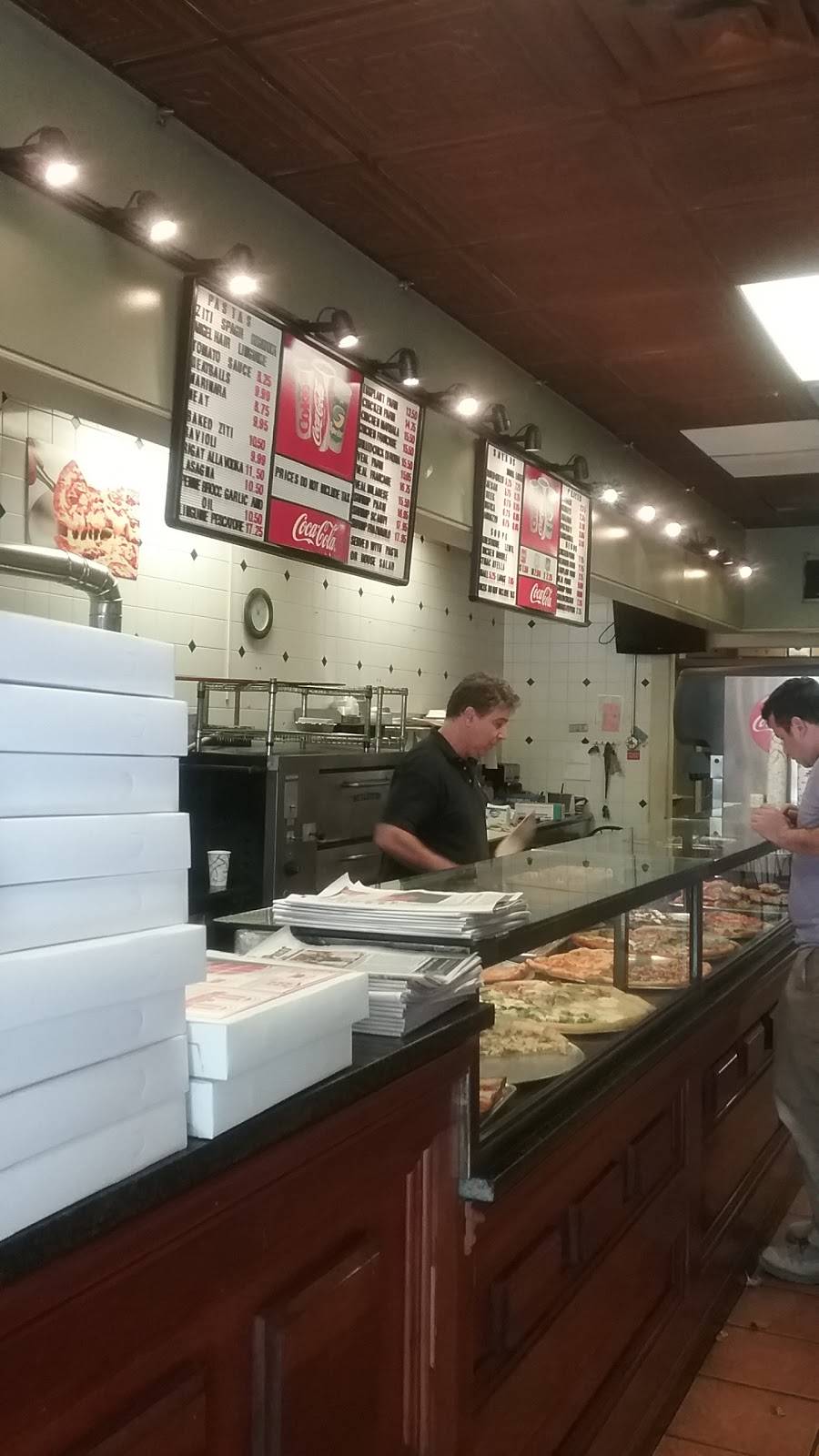 Randazzos pizza of manhasset | restaurant | 568 Plandome Rd, Manhasset, NY 11030, USA | 5164395666 OR +1 516-439-5666