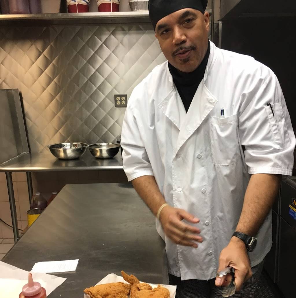 Chicagos Original Harolds | meal takeaway | 518 W Harrison St, Chicago, IL 60607, USA | 3126313501 OR +1 312-631-3501