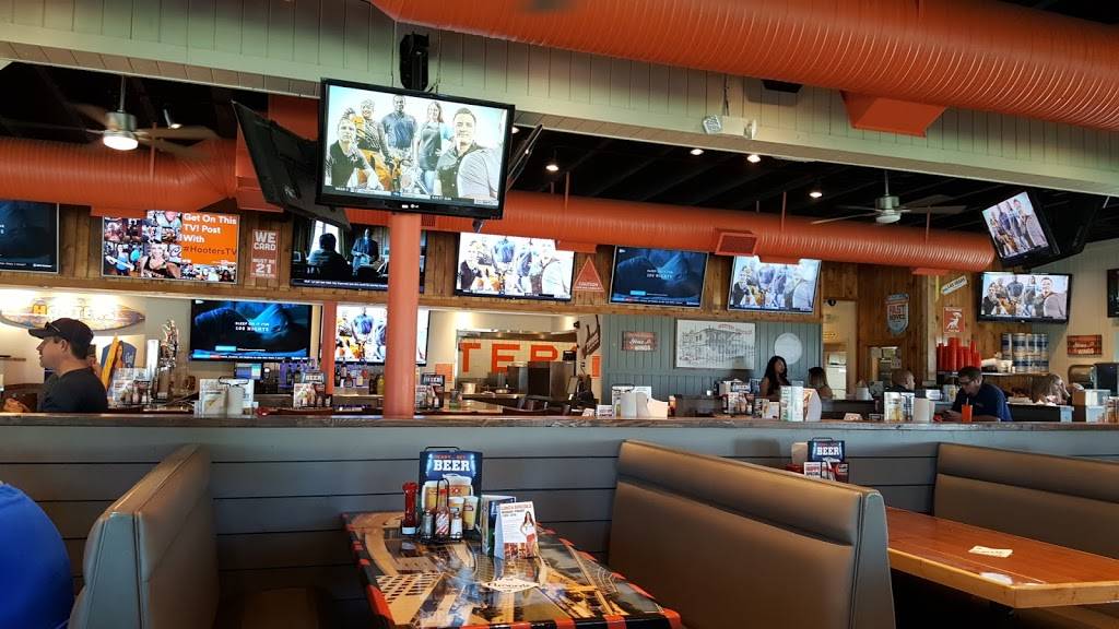 Hooters | restaurant | 7200 Houston Rd, Florence, KY 41042, USA | 8596472848 OR +1 859-647-2848
