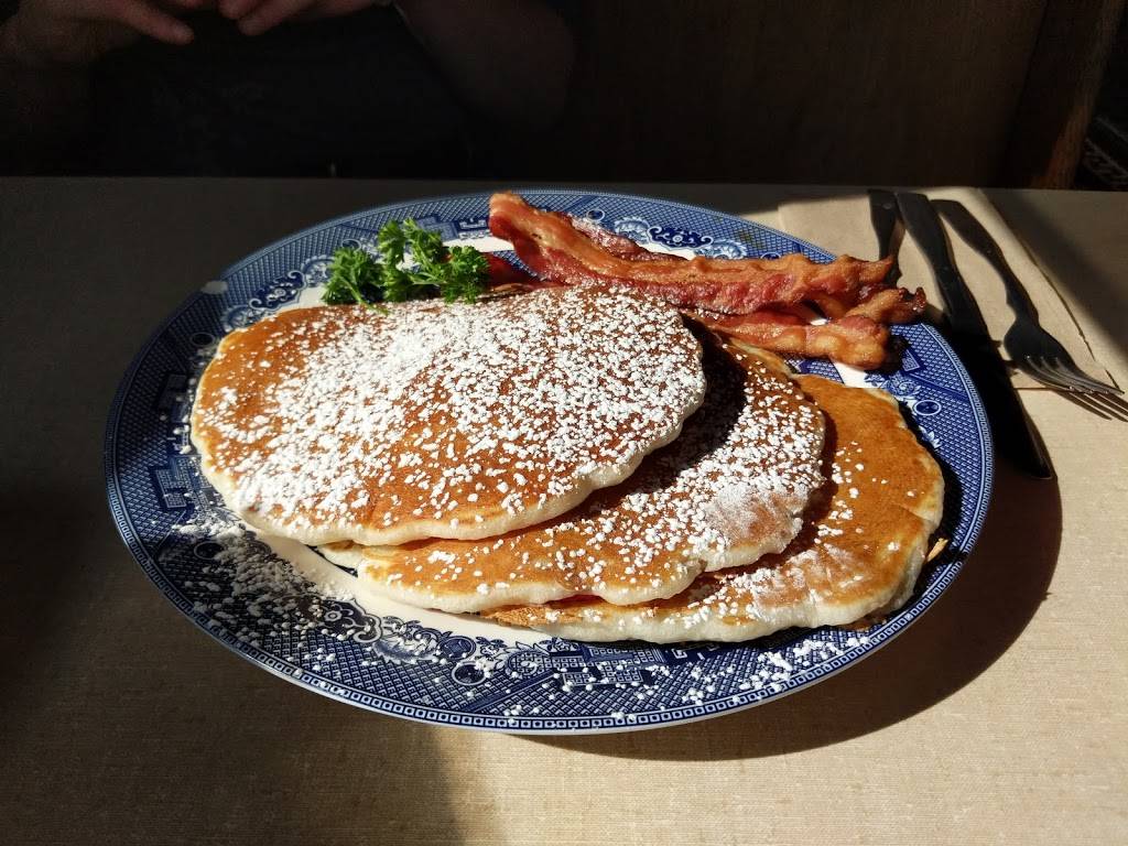 Chelsea Royal Diner | restaurant | 487 Marlboro Rd, West Brattleboro, VT 05301, USA | 8022548399 OR +1 802-254-8399