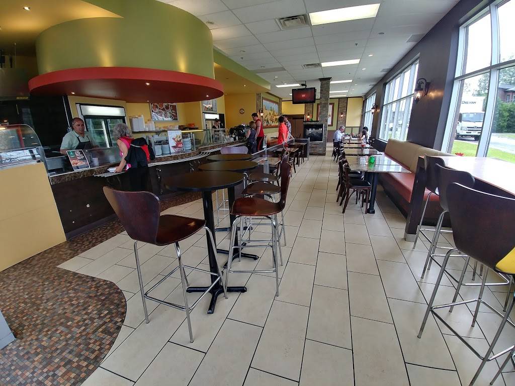 Chez Elie | restaurant | 1280 Avenue Bourgogne, Chambly, QC J3L 1X9, Canada | 4504470808 OR +1 450-447-0808