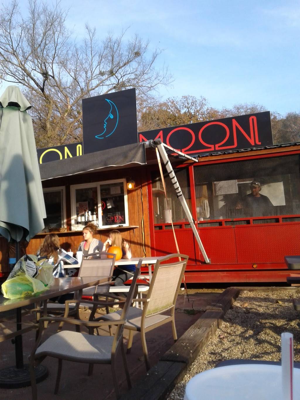 Neon Moon | restaurant | 326 US-71, Mountainburg, AR 72946, USA | 4793691705 OR +1 479-369-1705