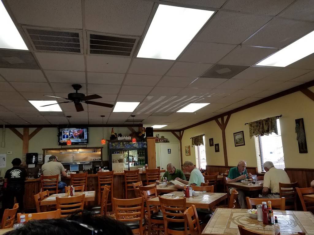 Country House East | restaurant | 4211, 2206 Davis Blvd, Naples, FL 34104, USA | 2397750626 OR +1 239-775-0626