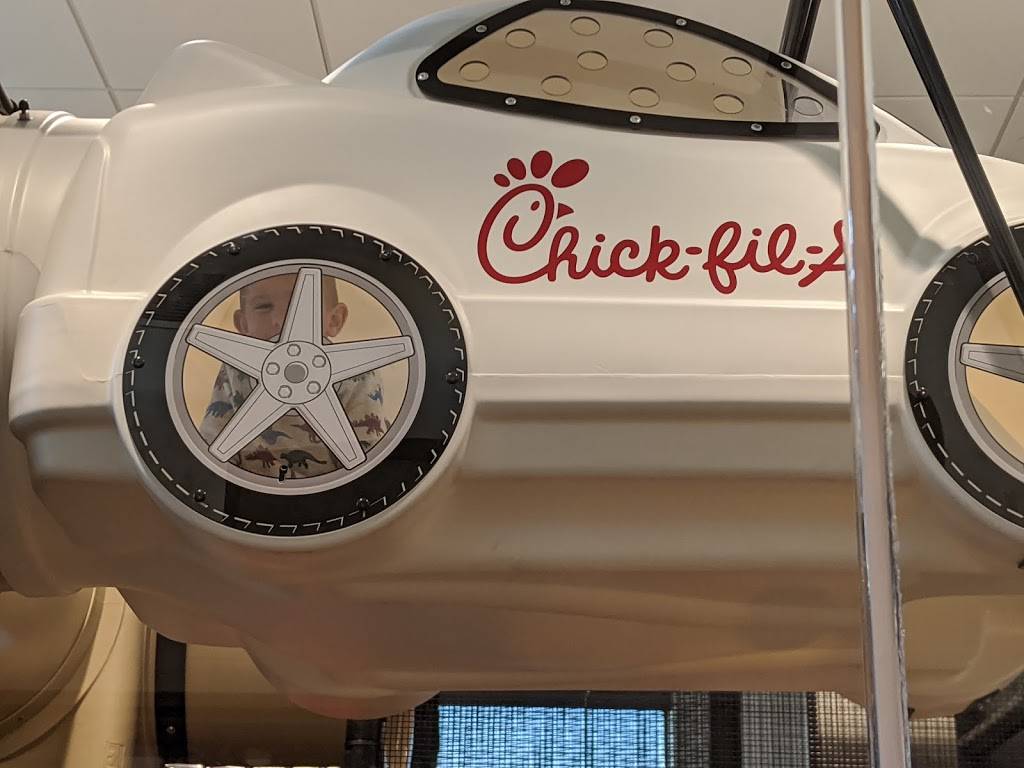 Chick-fil-A | restaurant | 2090 Snelling Ave N, Roseville, MN 55113, USA | 6516360144 OR +1 651-636-0144