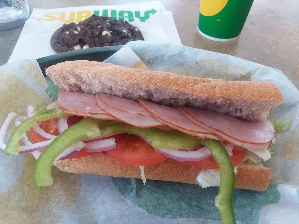 Subway | restaurant | 915 Doyle Rd, Shopping Ctr suite 101, Deltona, FL 32725, USA | 3865750029 OR +1 386-575-0029