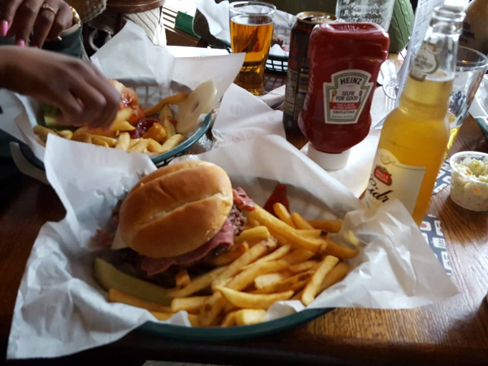 Fitzs Pub | restaurant | 172 N Addison Ave, Elmhurst, IL 60126, USA | 6305300777 OR +1 630-530-0777