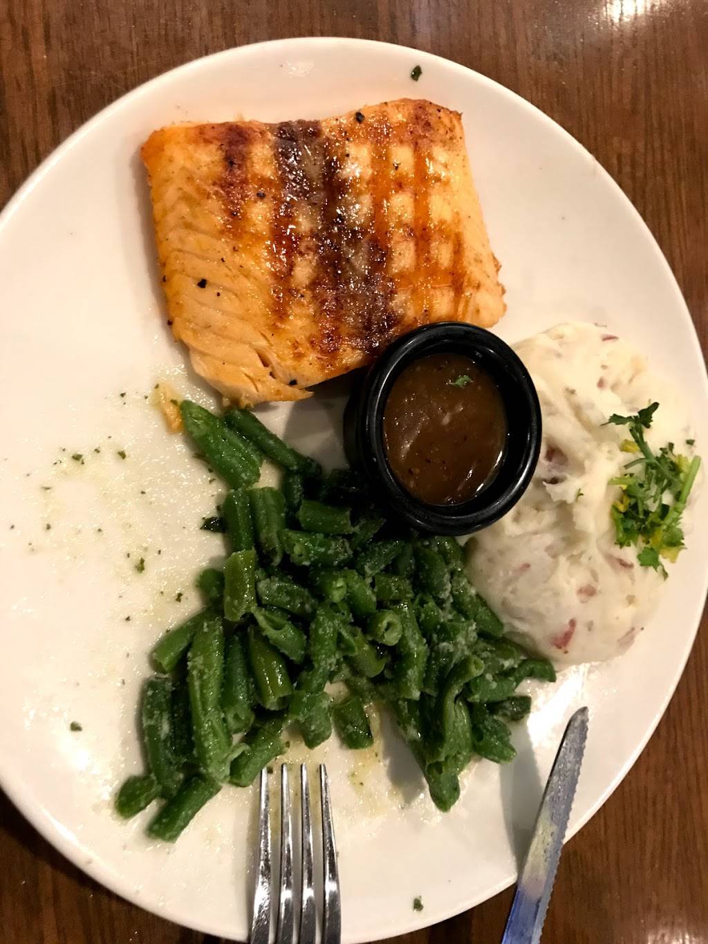 Applebees Grill + Bar | restaurant | 120 N Central St, Benton, IL 62812, USA | 6184353023 OR +1 618-435-3023