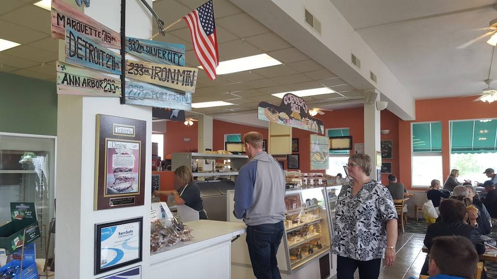 Cormacks Deli | meal takeaway | 2569 Charlevoix Ave, Petoskey, MI 49770, USA | 2313477570 OR +1 231-347-7570