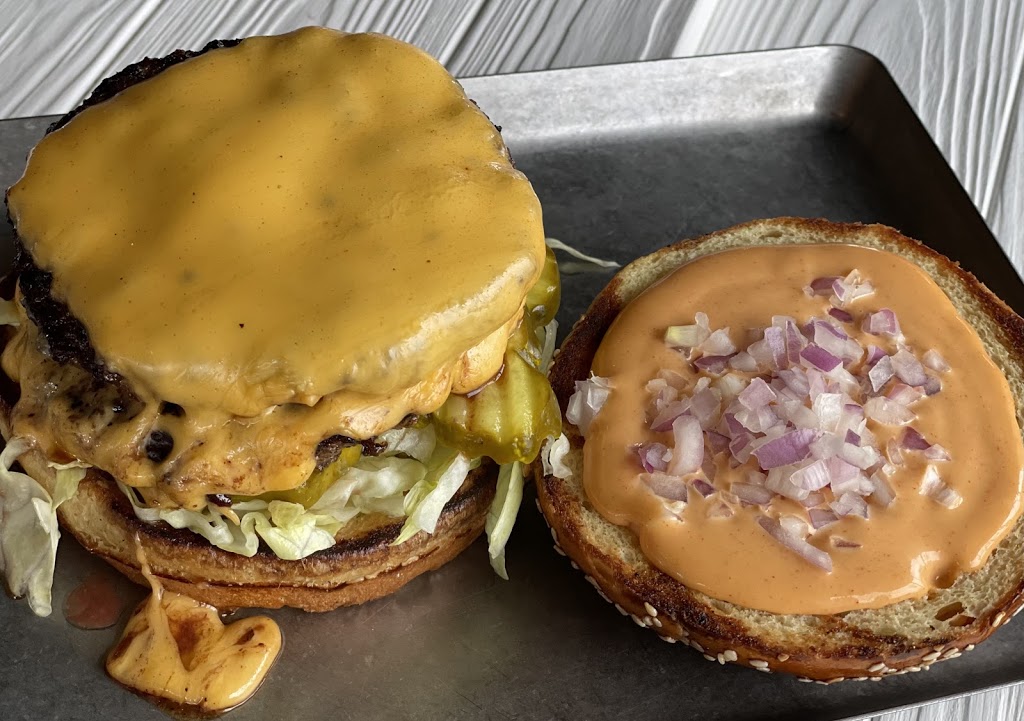 Chucks Dockside | restaurant | 3 S Evergreen Ave, Arlington Heights, IL 60005, USA | 8478148900 OR +1 847-814-8900