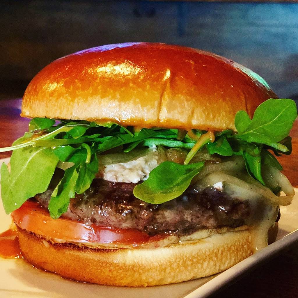 Dempseys Burger Pub at Clifton Square | restaurant | 3700 E Douglas Ave #78, Wichita, KS 67208, USA | 3164253831 OR +1 316-425-3831