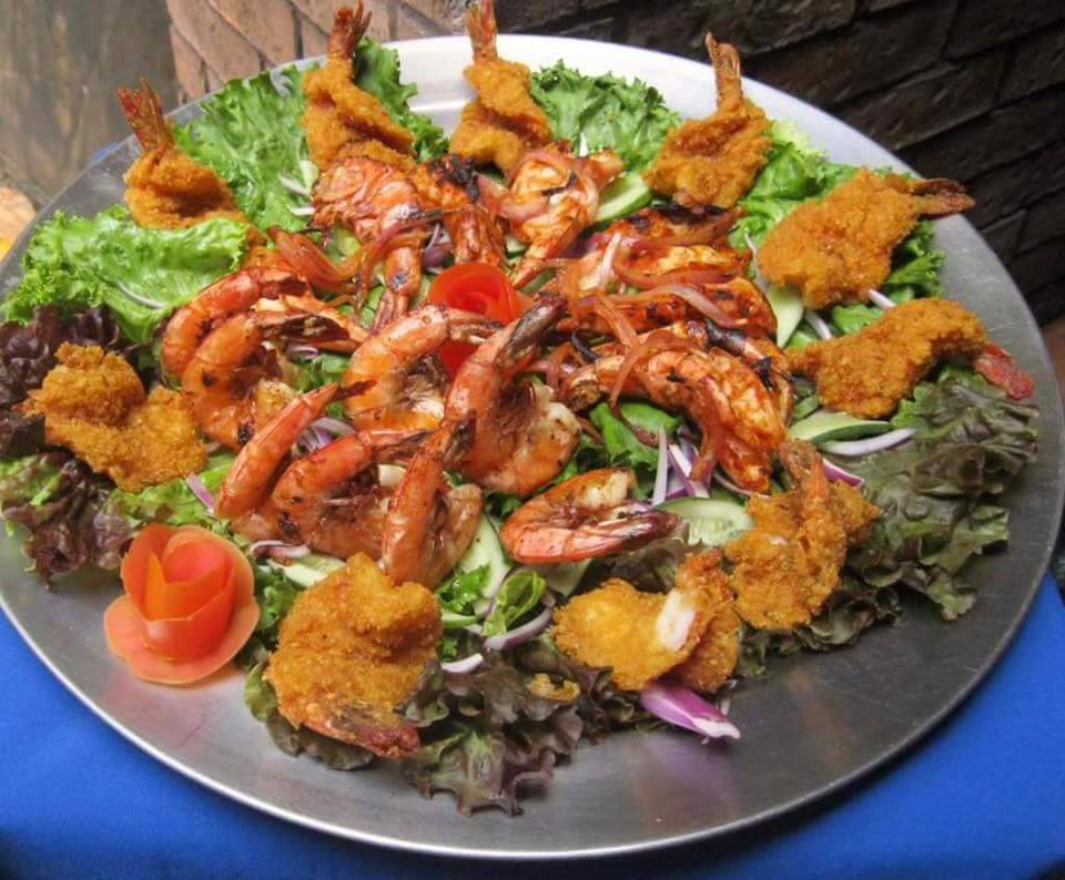 Tacos El Pariente Y Mariscos | restaurant | 100 Williams Rd, Salinas, CA 93905, USA | 8314243711 OR +1 831-424-3711