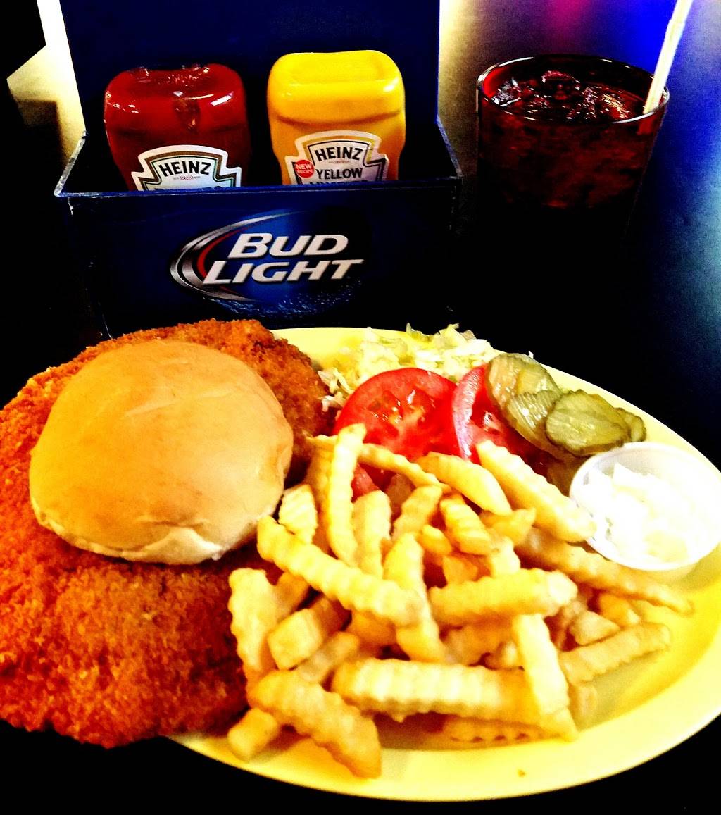 Quijanos Bar and Grill | restaurant | 1930 SE 6th St, Des Moines, IA 50315, USA | 5152439595 OR +1 515-243-9595