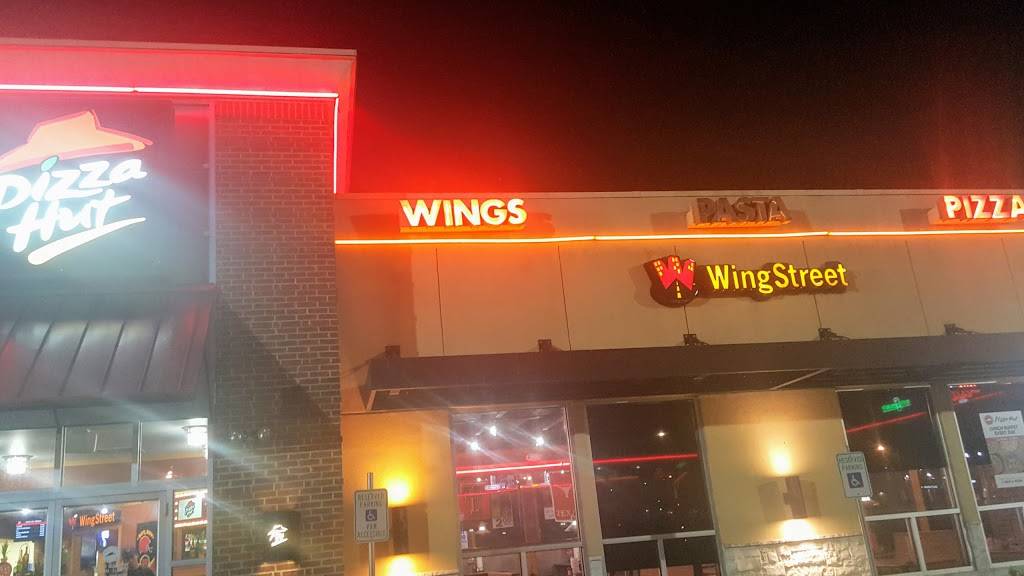 Pizza Hut | restaurant | 3404 N Navarro St, Victoria, TX 77901, USA | 3615753731 OR +1 361-575-3731