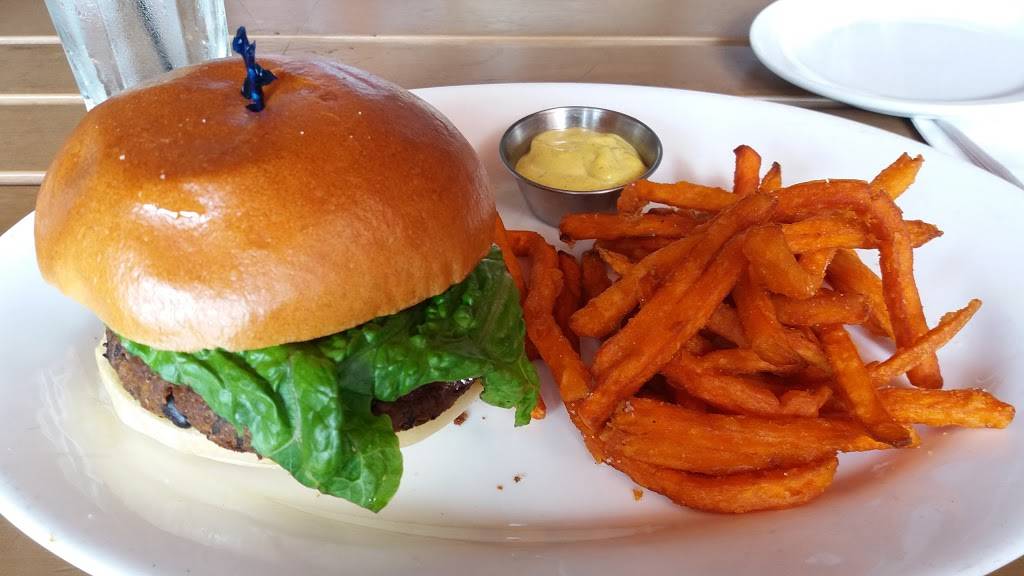 The Albion Hotel | restaurant | 49 Norfolk St, Guelph, ON N1H 4J1, Canada | 5198217125 OR +1 519-821-7125