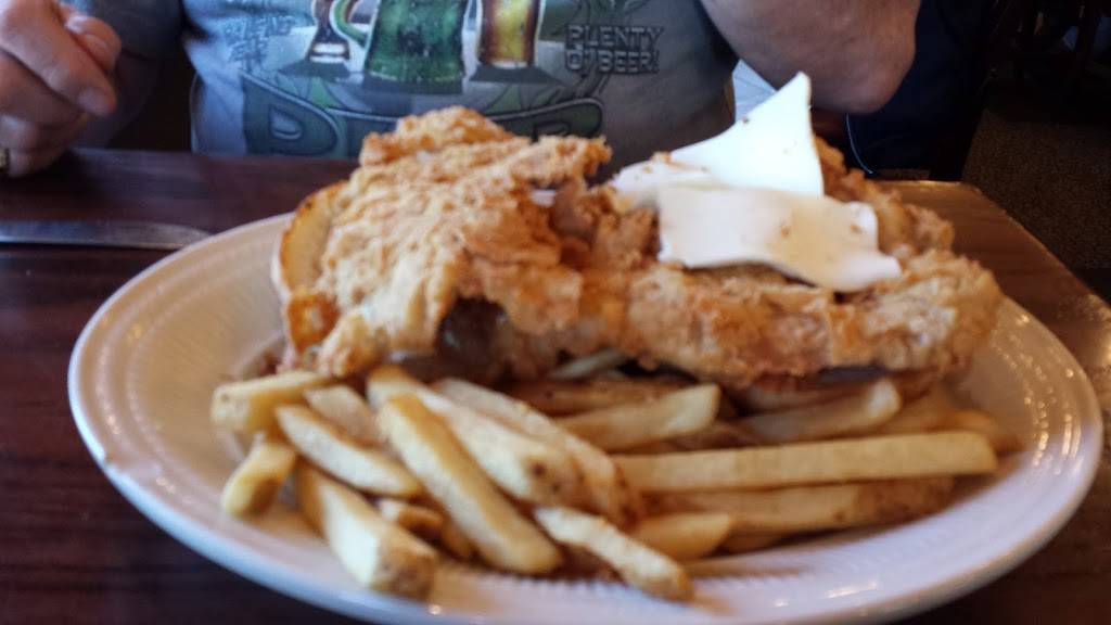 Crossroads Family Restaurant | restaurant | 615 US-50, Versailles, IN 47042, USA | 8126893000 OR +1 812-689-3000