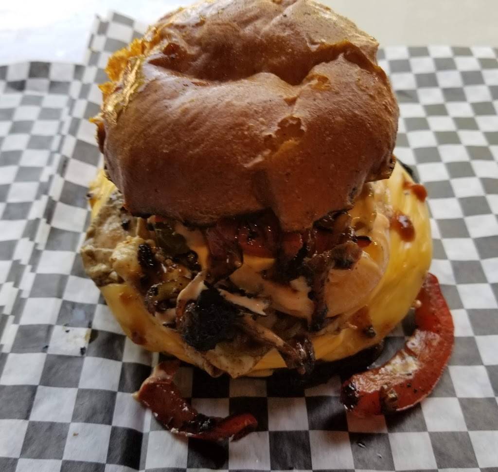 The Hansom Hog | restaurant | 549 Main St, Groveport, OH 43125, USA | 6144444644 OR +1 614-444-4644