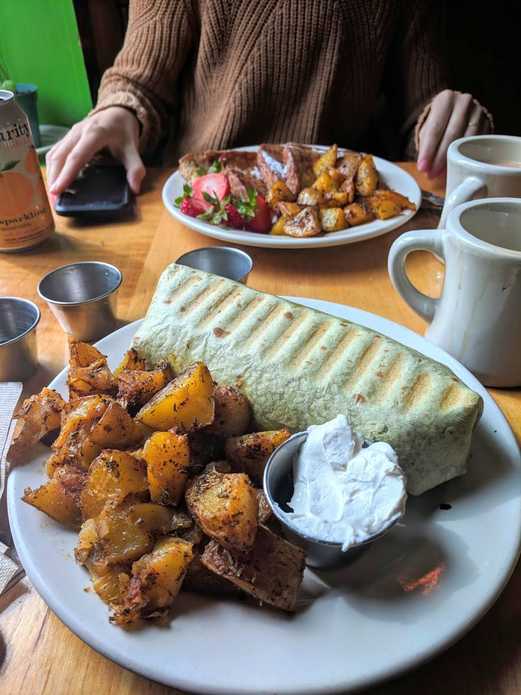 Cafe Evolution | cafe | 22 Chestnut St, Florence, MA 01062, USA | 4135860200 OR +1 413-586-0200