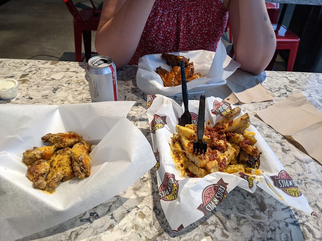 Fries N Pies | restaurant | 4503 Paradise Rd #350, Las Vegas, NV 89169, USA | 7027497030 OR +1 702-749-7030