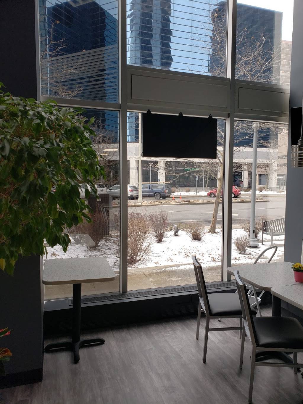 Fratellos Deli | restaurant | 1111 Superior Ave # 2, Cleveland, OH 44114, USA | 2166962266 OR +1 216-696-2266