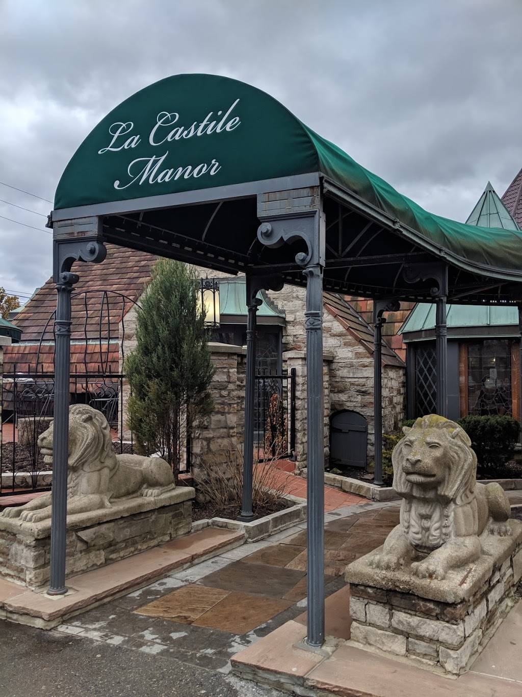 La Castile | restaurant | 2179 Dundas St E, Mississauga, ON L4X 1M3, Canada | 9056251137 OR +1 905-625-1137