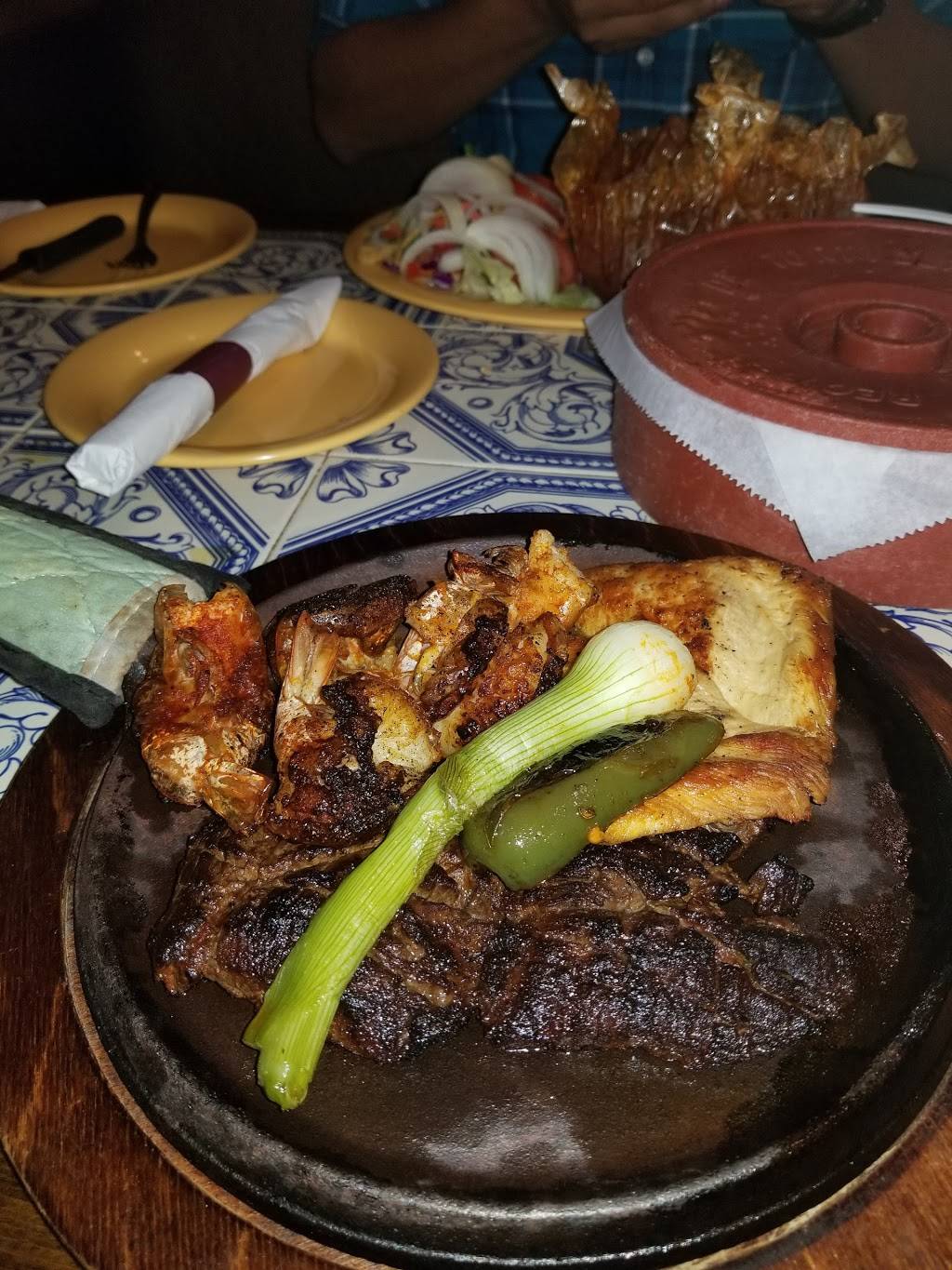 La Quinta de los Reyes Fine Mexican Restaurant & Bar | restaurant | 6431 Cermak Rd, Berwyn, IL 60402, USA | 7084844689 OR +1 708-484-4689