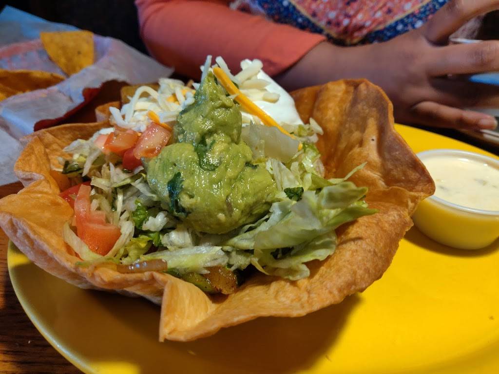 Amigos Mexican Restaurant | restaurant | 5809 University Ave, Cedar Falls, IA 50613, USA | 3192667771 OR +1 319-266-7771