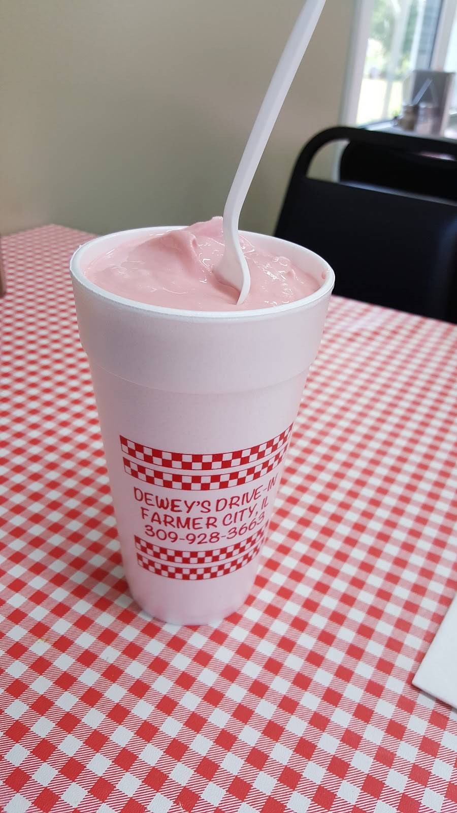 Deweys Drive-In | restaurant | 620 E Richardson St, Farmer City, IL 61842, USA | 3099283663 OR +1 309-928-3663
