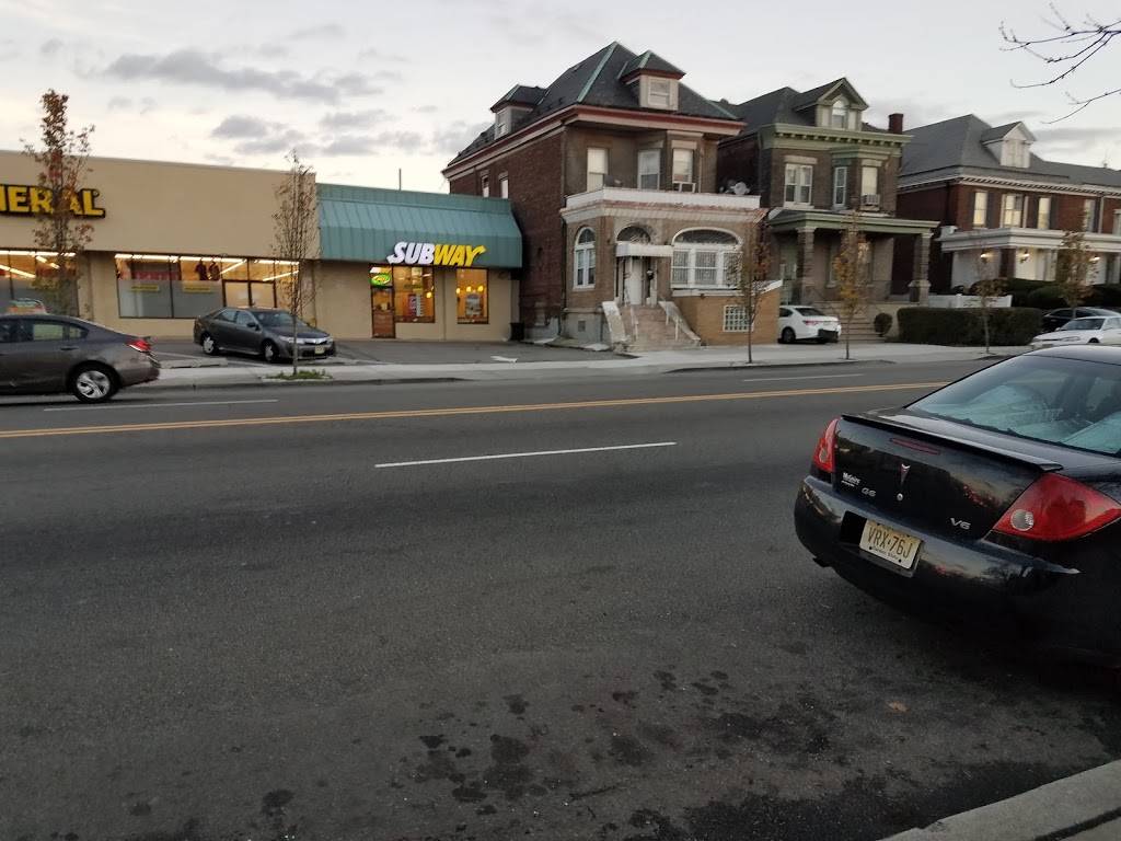 Subway Restaurants | restaurant | 2010 John F. Kennedy Blvd, Union City, NJ 07087, USA | 2013250060 OR +1 201-325-0060