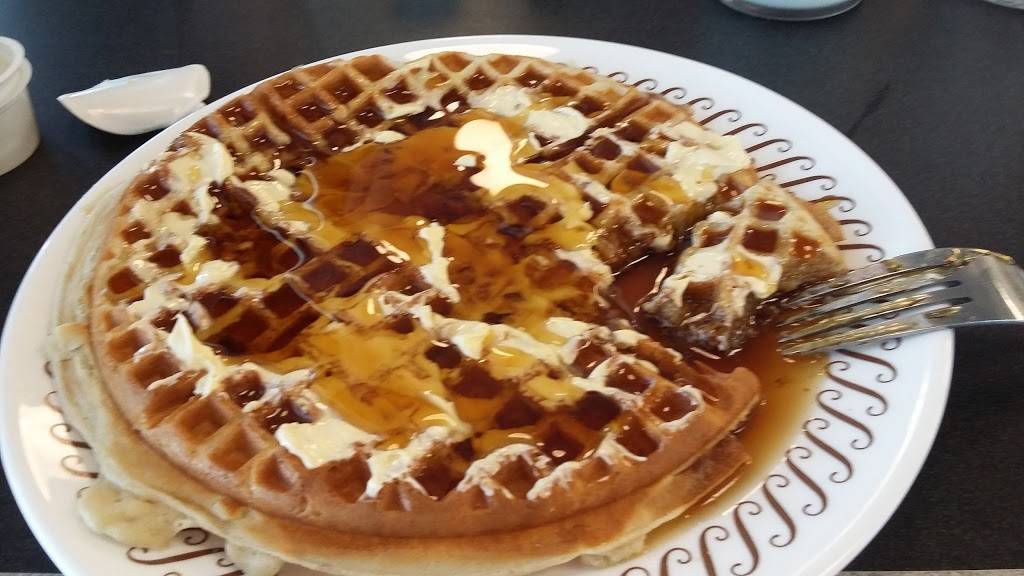 Waffle House | meal takeaway | 24 Casey Jones Ln, Jackson, TN 38305, USA | 7316688553 OR +1 731-668-8553